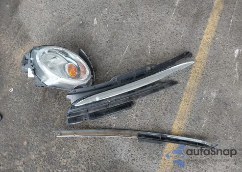 2013 Mini Hardtop Cooper z USA, uszkodzony, nr VIN WMWSU3C55DT546154